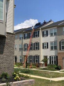 Solar-Workers-On-Townhouse-Maryland-