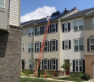 Solar-Workers-On-Townhouse-Maryland-