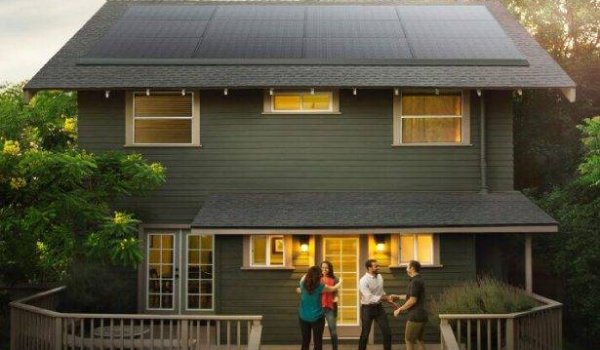 Tesla-Solar-Panels-New-Modern-Home